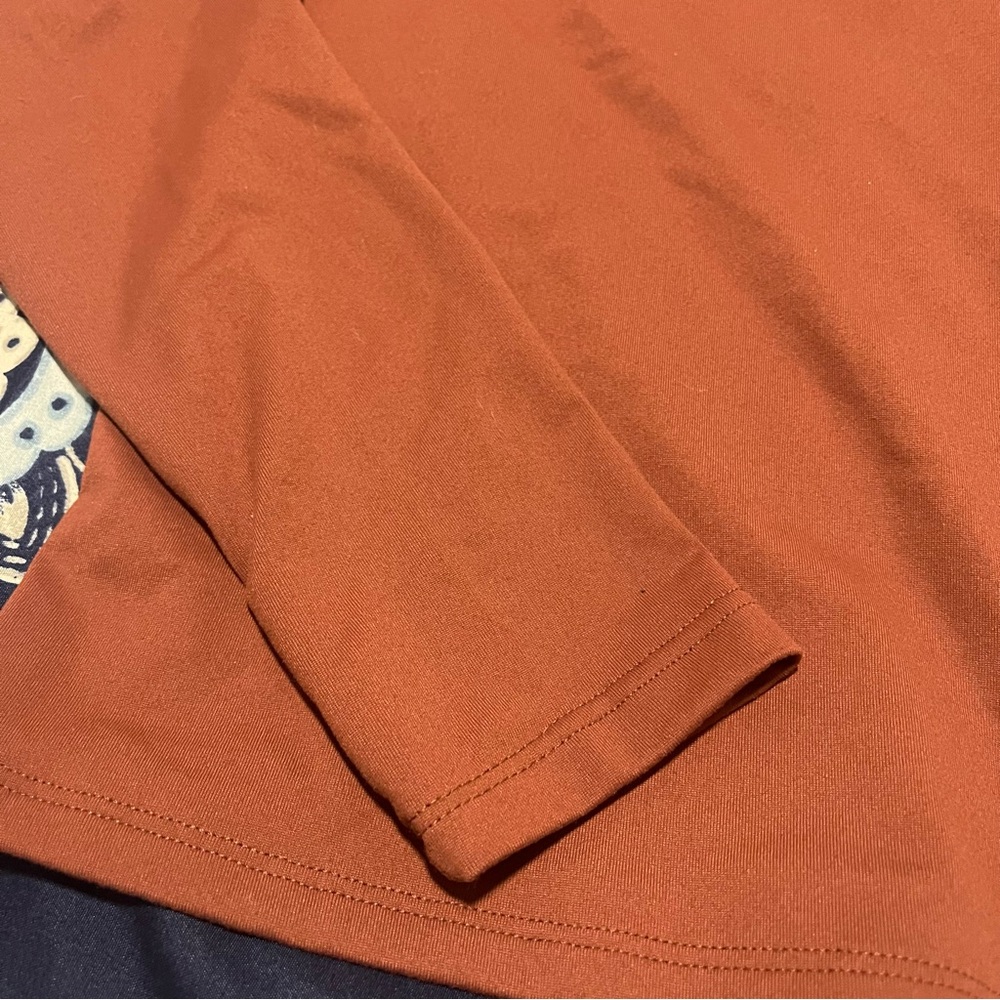 EUC Abercrombie & Fitch Long-Sleeve Seamless Fabric Asymmetrical Cutout Top -S - Picture 5 of 7